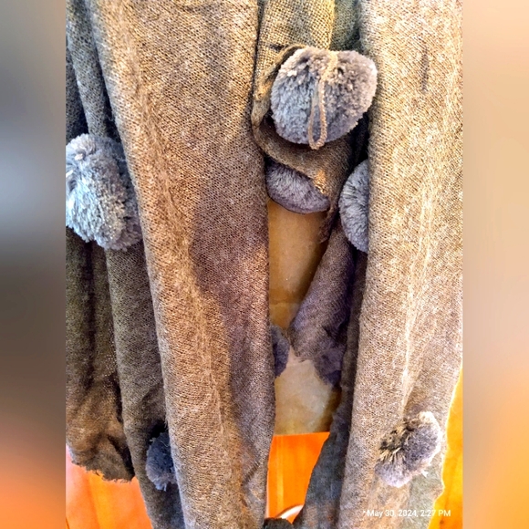 Pretty Angel Pom Pom Scarf/Shawl - Picture 2 of 5